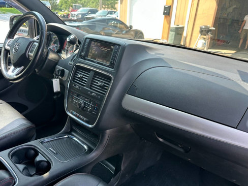 Used 2015 Dodge Grand Caravan R/T w/ Driver Convenience Group image 13