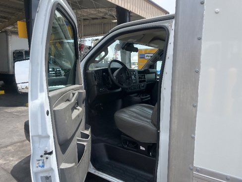 Used 2021 GMC Savana 3500 w/ Power Convenience Package image 16