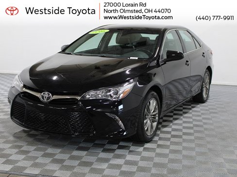 Used 2016 Toyota Camry SE image 1