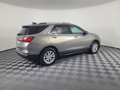 Used 2018 Chevrolet Equinox LT w/ Sun & Infotainment Package image 9