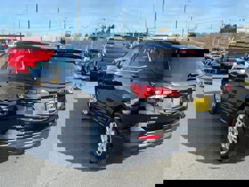 Used 2023 Chevrolet Equinox LT image 5