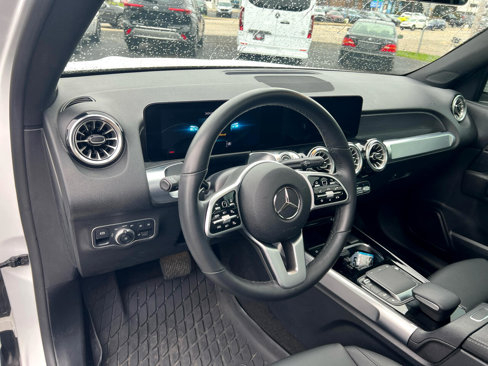 Used 2022 Mercedes-Benz GLB 250 4MATIC image 12