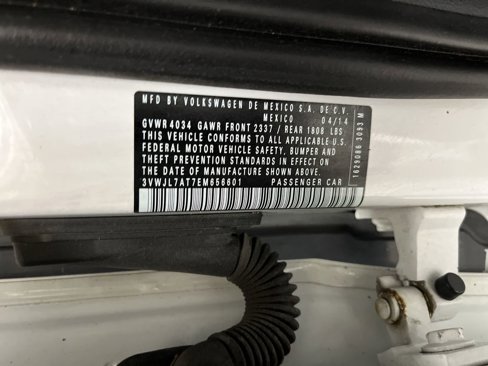 Used 2014 Volkswagen Beetle TDI image 35