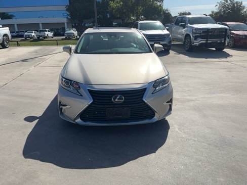 Used 2017 Lexus ES 350 image 2