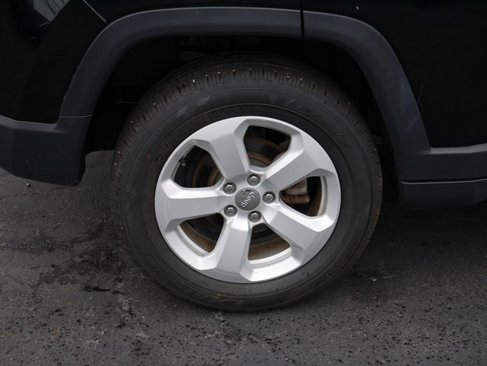 Used 2018 Jeep Compass Latitude w/ Popular Equipment Group image 9