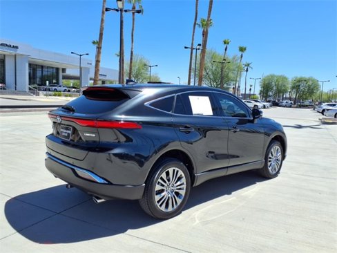Used 2023 Toyota Venza Limited image 5