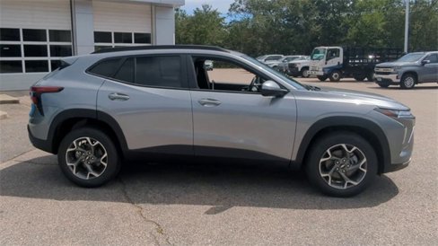 New 2025 Chevrolet Trax LT w/ Driver Confidence Package image 9