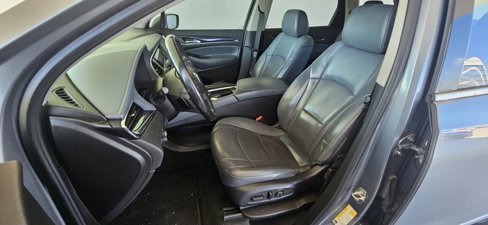 Used 2018 Buick Enclave Essence image 11
