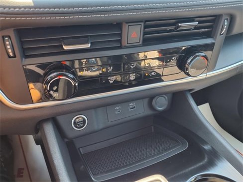 Used 2021 Nissan Rogue S image 17