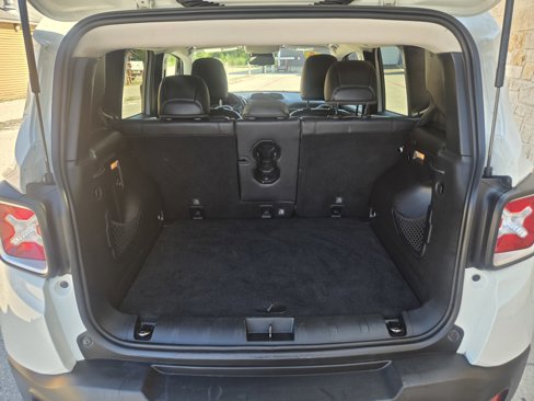 Used 2016 Jeep Renegade Limited image 17