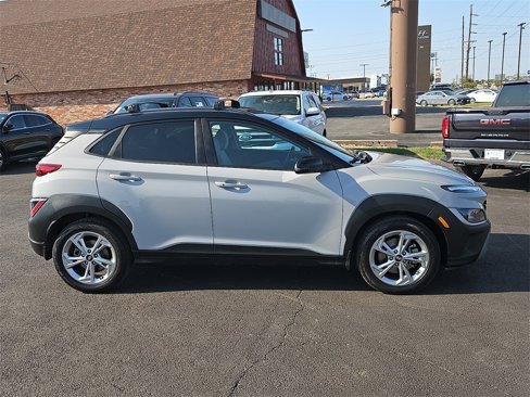 Used 2023 Hyundai Kona SEL image 9