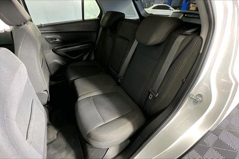 Used 2022 Chevrolet Trax LS w/ Tint and Cruise Package image 35