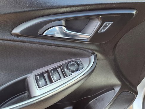 Used 2022 Chevrolet Malibu LT image 19