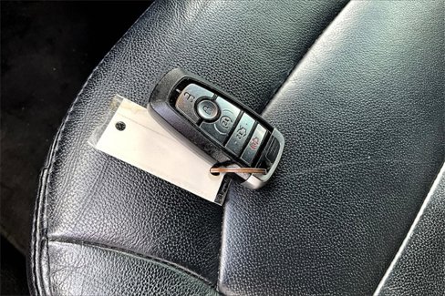 Used 2018 Ford Explorer XLT w/ Equipment Group 202A image 10