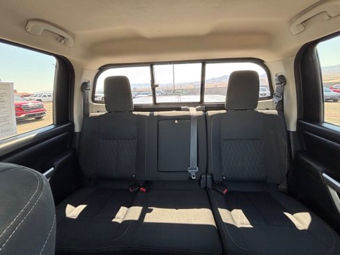 Used 2017 Nissan Titan SV image 32