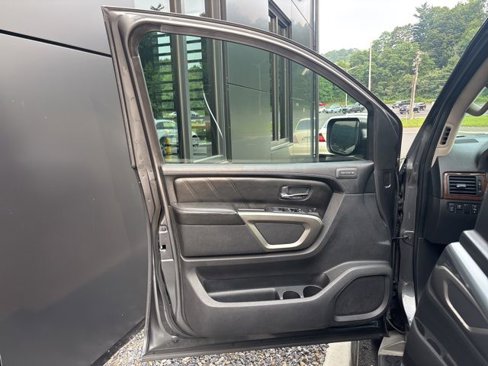 Used 2015 Nissan Armada Platinum image 12