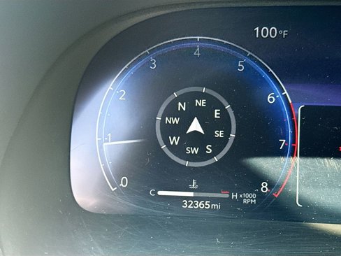 Used 2023 Toyota Highlander Limited image 12