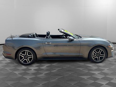 Used 2018 Ford Mustang Premium image 8