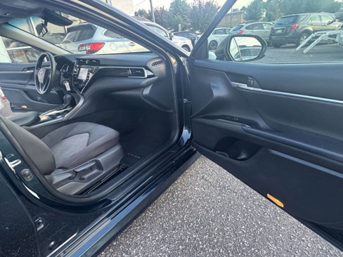 Used 2018 Toyota Camry LE image 16