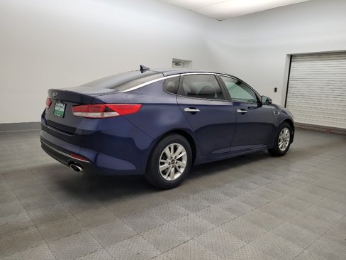 Used 2017 Kia Optima LX w/ Convenience Package image 10
