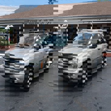 Used 2002 Chevrolet TrailBlazer LT image 1