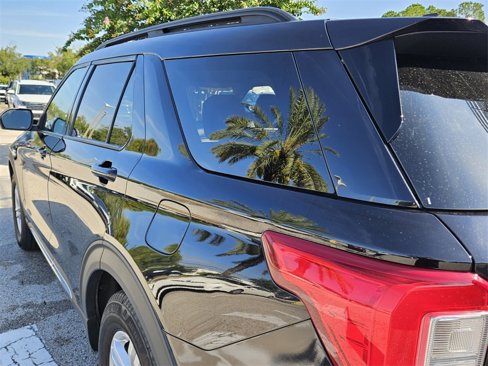 Used 2023 Ford Explorer XLT w/ Equipment Group 202A image 8