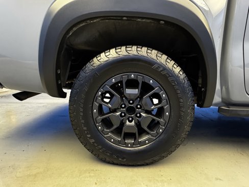 Used 2022 Nissan Frontier PRO-4X w/ Pro-4X Premium Package image 9