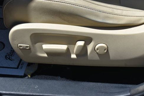 Used 2014 Toyota Highlander XLE image 16
