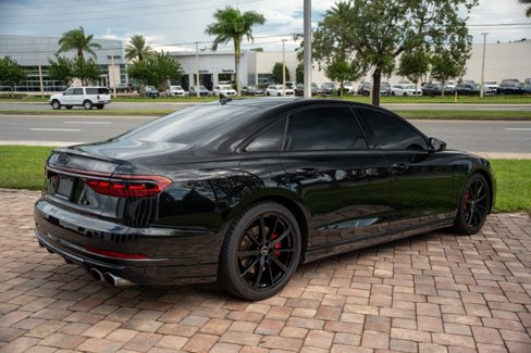 Used 2023 Audi S8 image 6