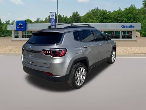 Used 2022 Jeep Compass Latitude w/ Sun and Sound Group image 7