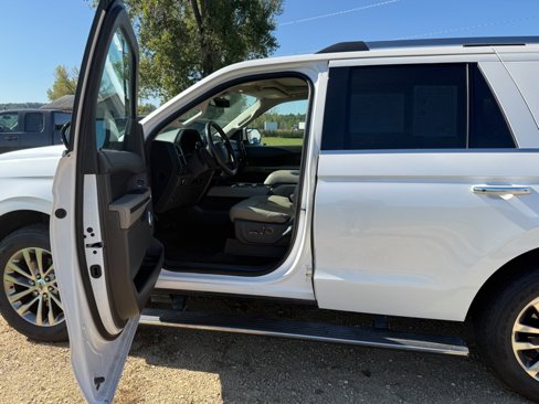 Used 2018 Ford Expedition Limited w/ Equipment Group 301A image 14