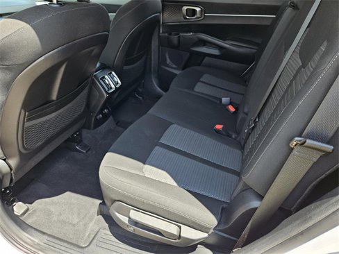Used 2022 Kia Sorento LX image 20