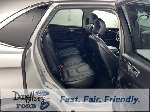 Used 2017 Ford Edge Titanium w/ Technology Package image 35