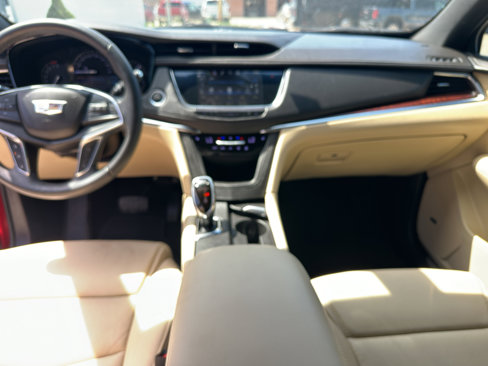 Used 2018 Cadillac XT5 Luxury w/ Driver Awareness Package image 12