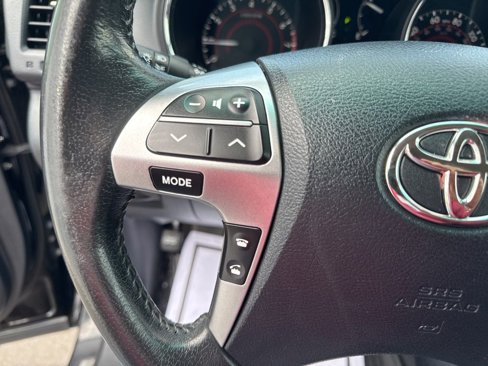 Used 2013 Toyota Highlander Limited image 18
