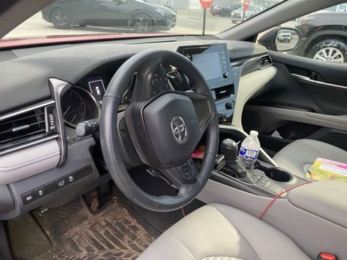 Used 2024 Toyota Camry SE image 5