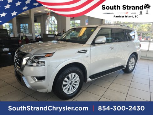 Used 2021 Nissan Armada SV image 1
