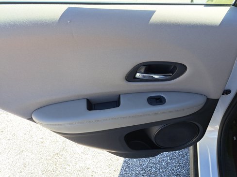 Used 2016 Honda HR-V LX image 7
