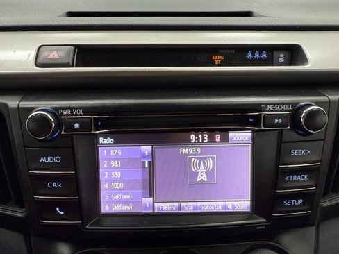 Used 2018 Toyota RAV4 LE image 17