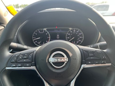Used 2025 Nissan Sentra SV image 11