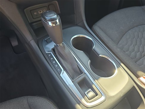 Used 2019 Chevrolet Equinox LT image 16