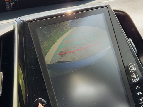 Used 2018 Toyota Prius Prime Premium image 17