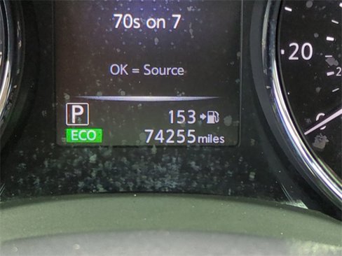 Used 2017 Nissan Rogue SV image 32