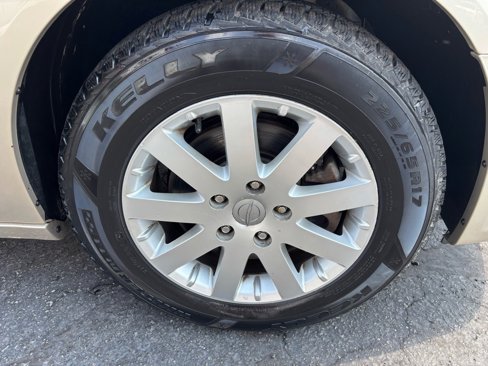 Used 2015 Chrysler Town & Country Touring image 9