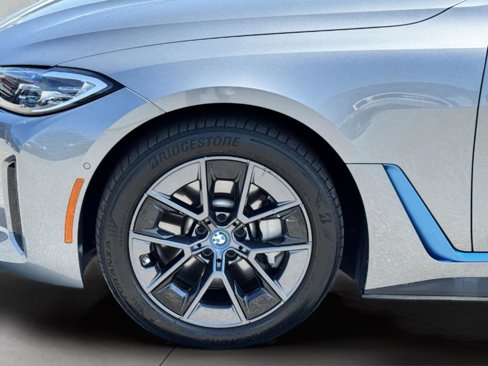 Used 2022 BMW i4 eDrive40 image 57