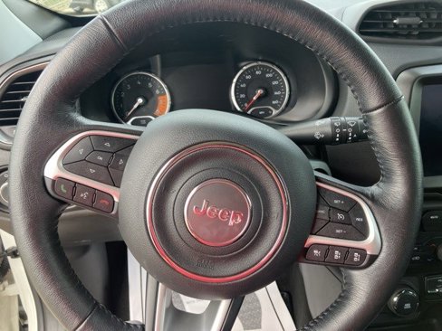 Certified 2023 Jeep Renegade Limited image 13