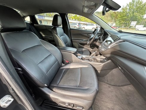 Used 2016 Chevrolet Malibu LT w/ Leather Package image 16
