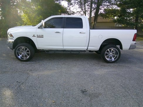 Used 2018 RAM 2500 SLT image 2