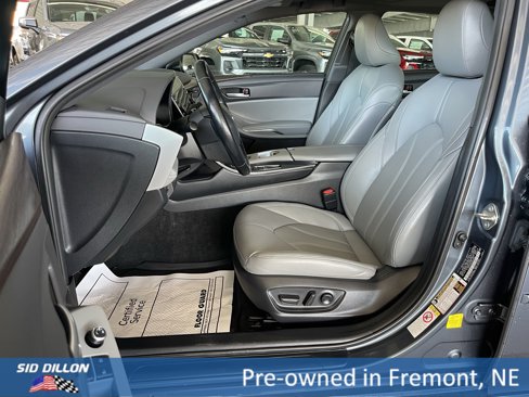 Used 2019 Toyota Avalon XLE image 6