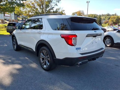 Certified 2022 Ford Explorer XLT w/ Equipment Group 202A image 2